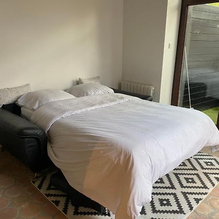 Studio Duplex Avec Spa Et Cour Privee Bonnelles Exteriör bild