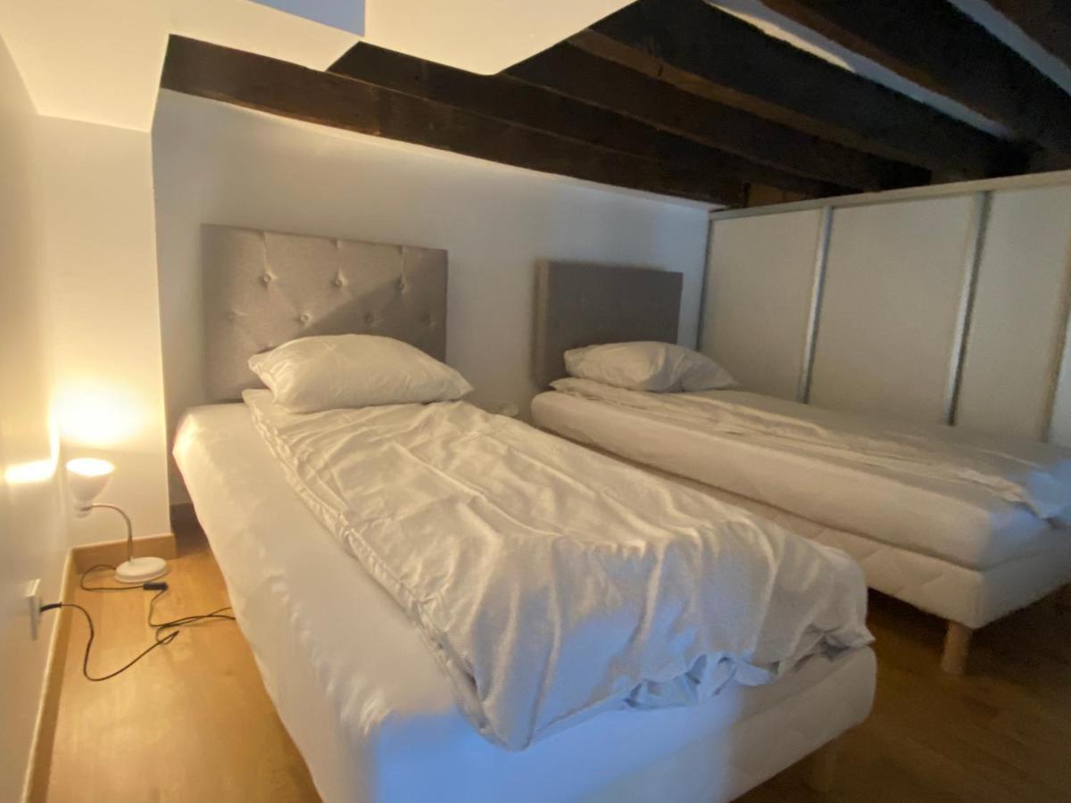 Studio Duplex Avec Spa Et Cour Privee Bonnelles Exteriör bild