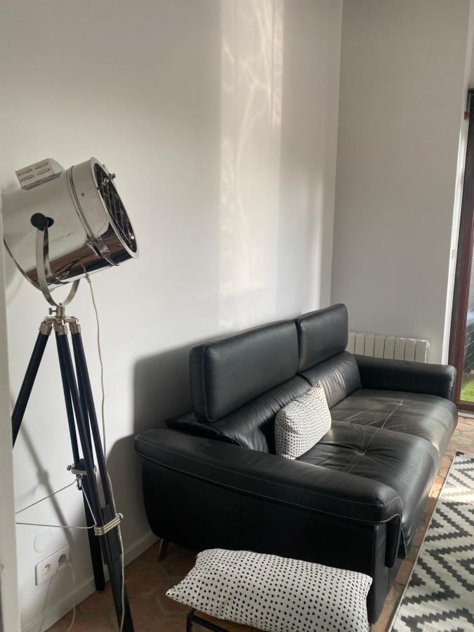 Studio Duplex Avec Spa Et Cour Privee Bonnelles Exteriör bild
